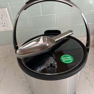 OGGI double wall ice bucket with scoop